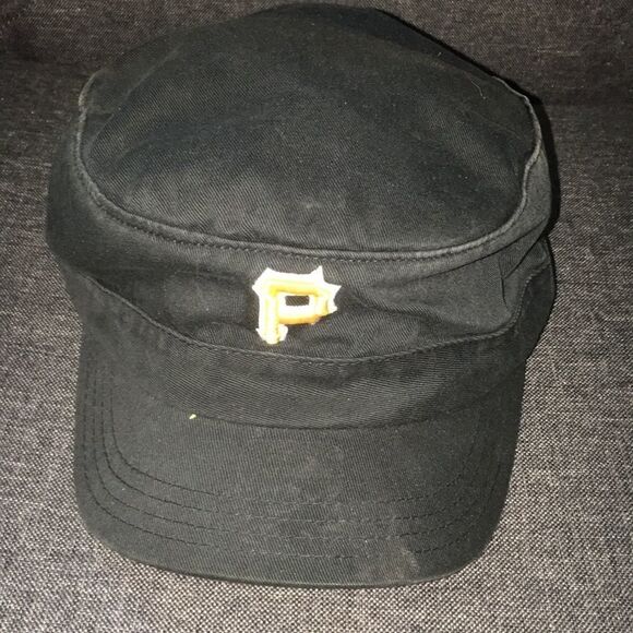 Pittsburgh Pirates black Vintage 1918 Greek style fitted baseball hat cap Small - Picture 1 of 3